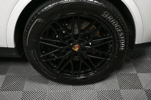 Photo of 2024 Chalk Porsche Cayenne