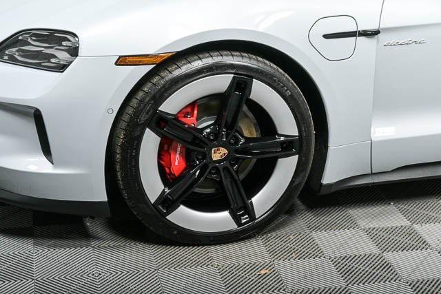 Photo of 2025 Ice Grey Metallic Porsche Taycan
