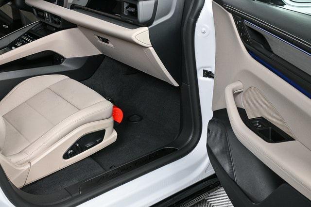 Photo of 2024 Ice Grey Metallic Porsche Macan