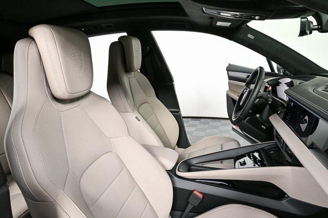 Photo of 2024 Ice Grey Metallic Porsche Macan