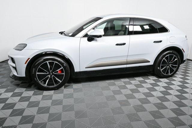 Photo of 2024 Ice Grey Metallic Porsche Macan