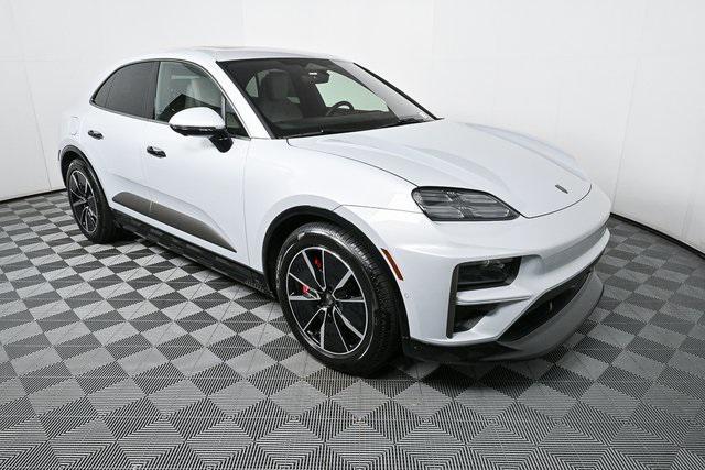 Photo of 2024 Ice Grey Metallic Porsche Macan