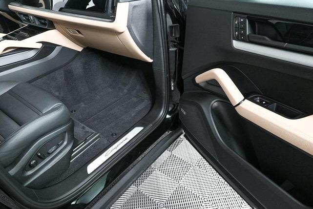 Photo of 2024 Black Porsche Cayenne