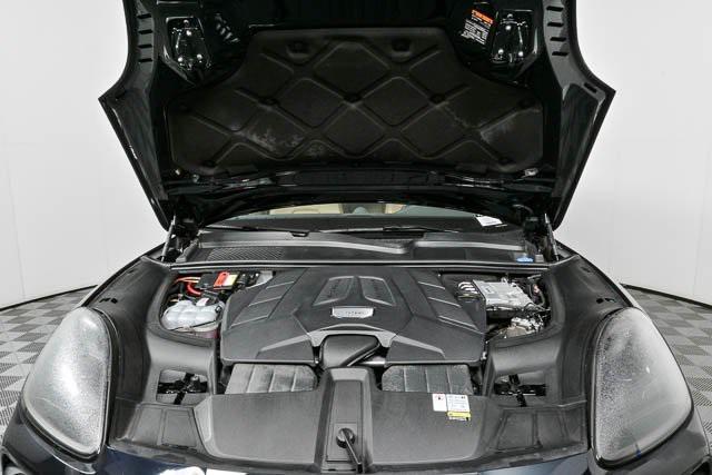 Photo of 2022 Moonlight Blue Metallic Porsche Cayenne