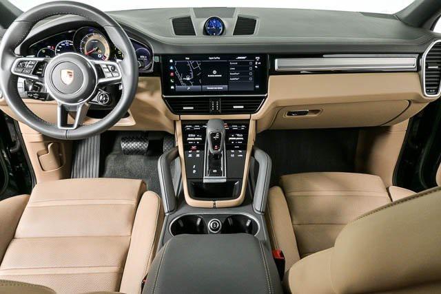 Photo of 2022 Moonlight Blue Metallic Porsche Cayenne