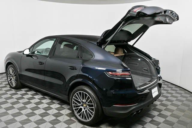 Photo of 2022 Moonlight Blue Metallic Porsche Cayenne