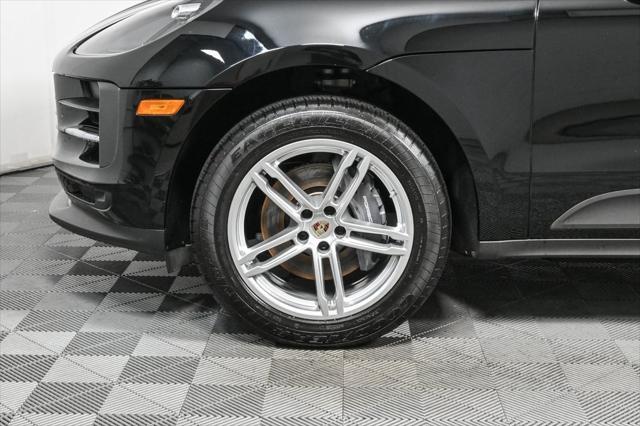 Photo of 2021 Black Porsche Macan