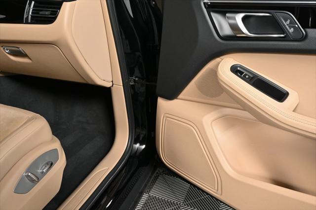 Photo of 2021 Black Porsche Macan