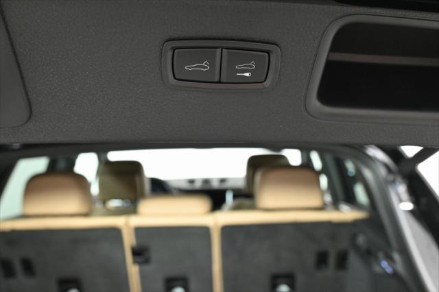 Photo of 2021 Black Porsche Macan