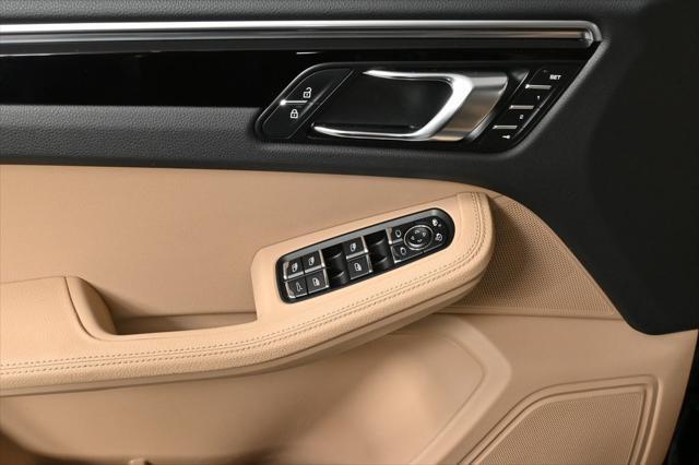 Photo of 2021 Black Porsche Macan
