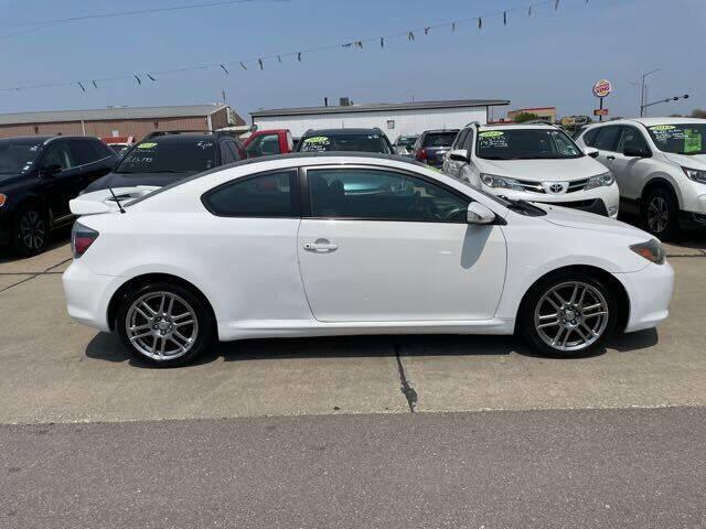 Photo of 2010 Super White Scion tC