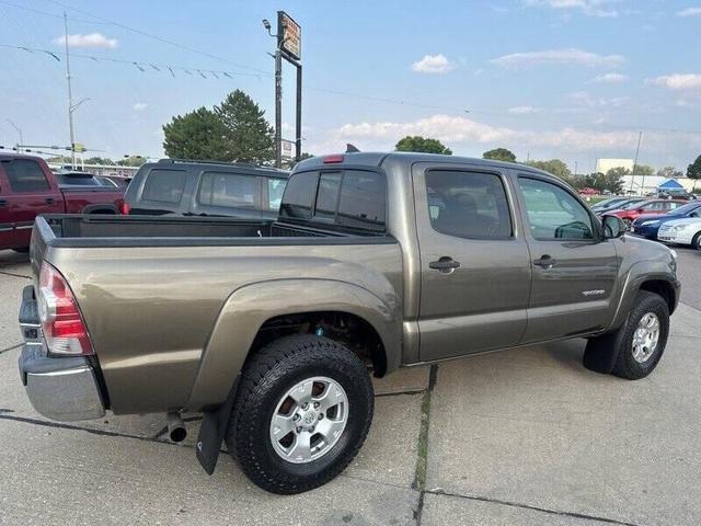 Photo of 2014 Magnetic Gray Metallic Toyota Tacoma