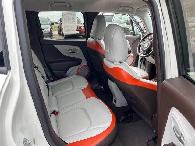 Photo of 2017 Alpine White Jeep Renegade