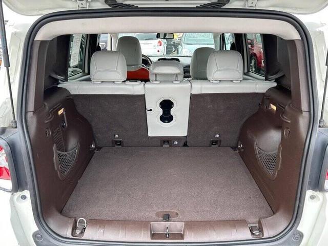 Photo of 2017 Alpine White Jeep Renegade