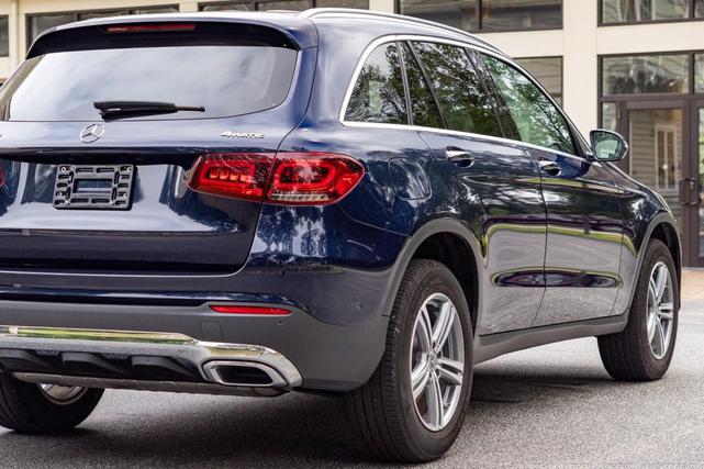 Photo of 2022 Lunar Blue Metallic Mercedes-Benz GLC 300