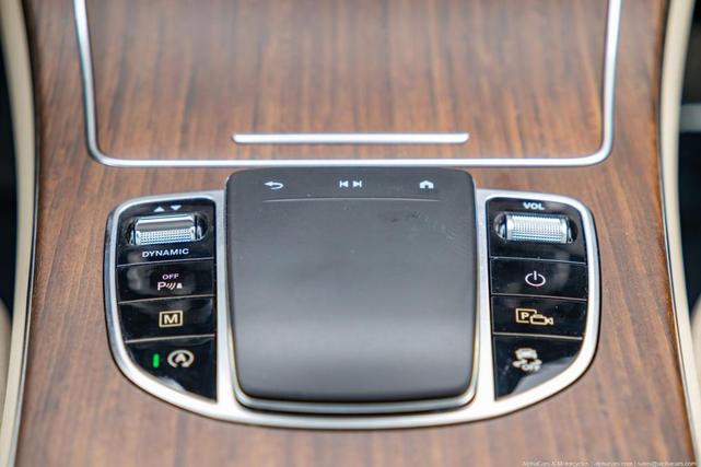 Photo of 2022 Lunar Blue Metallic Mercedes-Benz GLC 300