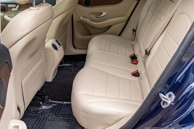 Photo of 2022 Lunar Blue Metallic Mercedes-Benz GLC 300