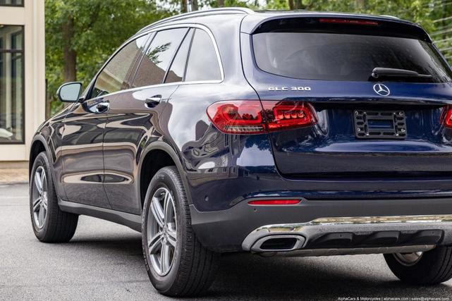 Photo of 2022 Lunar Blue Metallic Mercedes-Benz GLC 300