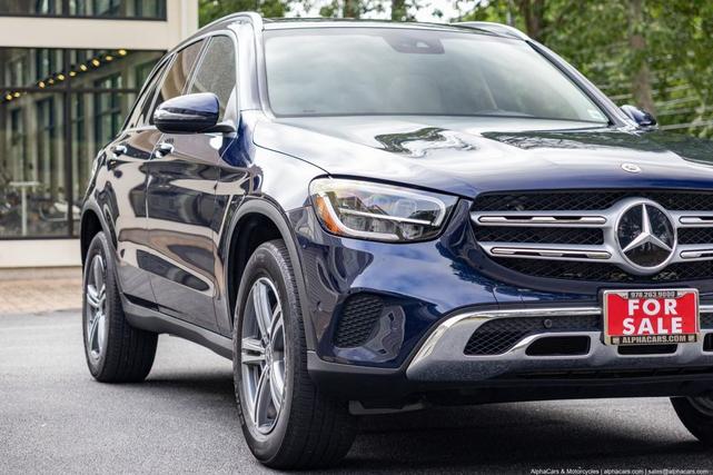Photo of 2022 Lunar Blue Metallic Mercedes-Benz GLC 300