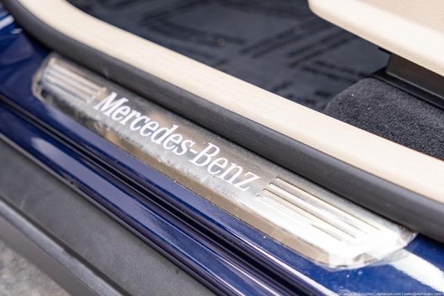 Photo of 2022 Lunar Blue Metallic Mercedes-Benz GLC 300