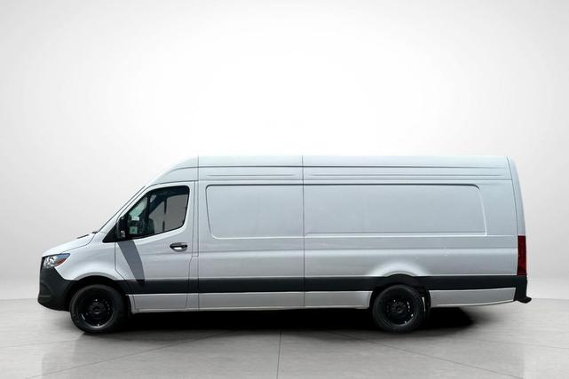 Photo of 2025 Arctic White Mercedes-Benz Sprinter 2500