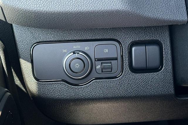 Photo of 2025 Arctic White Mercedes-Benz Sprinter 2500
