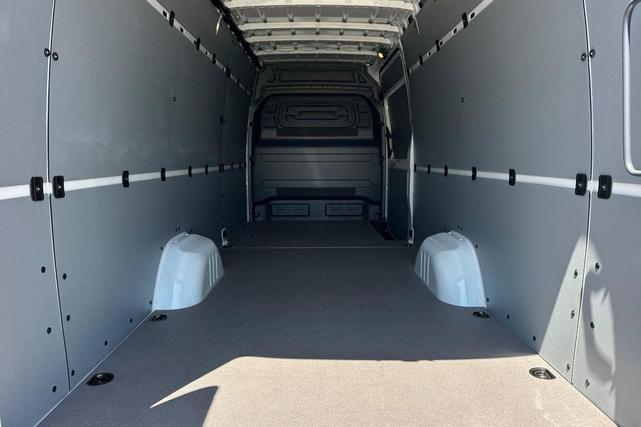 Photo of 2025 Arctic White Mercedes-Benz Sprinter 2500