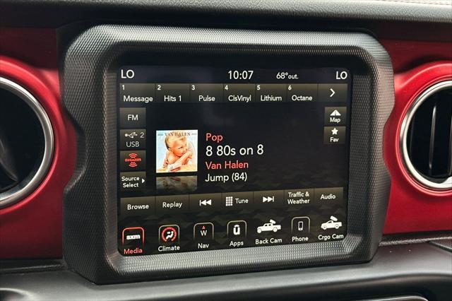 Photo of 2022 Black Clearcoat Jeep Gladiator