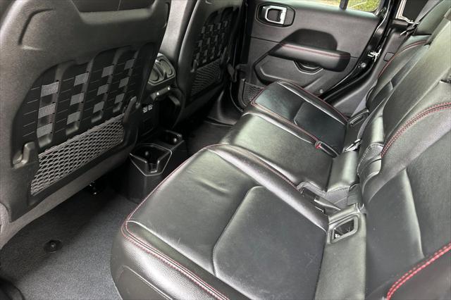 Photo of 2022 Black Clearcoat Jeep Gladiator