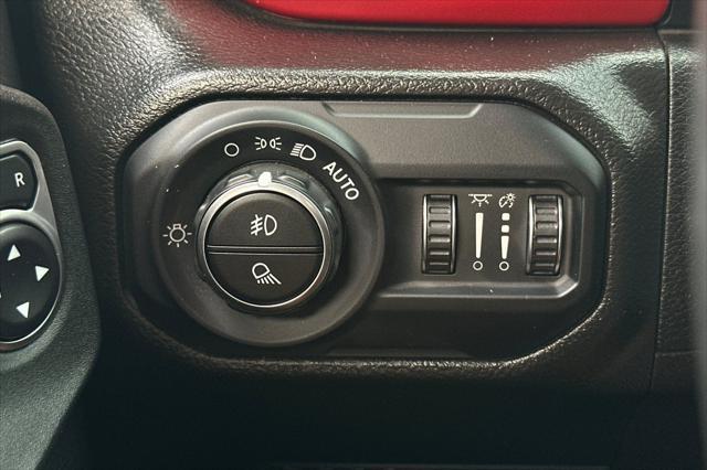 Photo of 2022 Black Clearcoat Jeep Gladiator
