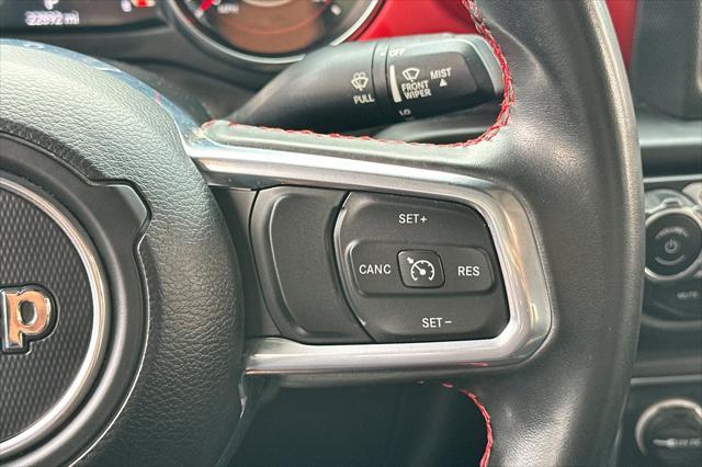 Photo of 2022 Black Clearcoat Jeep Gladiator