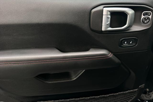 Photo of 2022 Black Clearcoat Jeep Gladiator