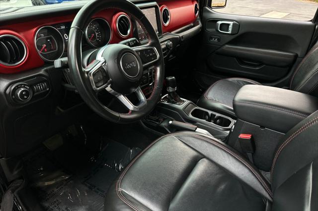 Photo of 2022 Black Clearcoat Jeep Gladiator