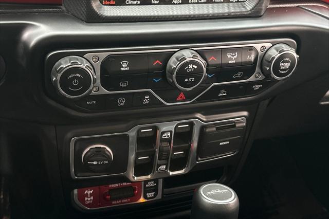 Photo of 2022 Black Clearcoat Jeep Gladiator