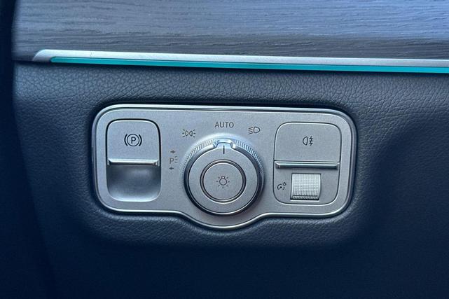 Photo of 2022 Polar White Mercedes-Benz GLE 350