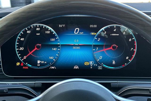 Photo of 2022 Polar White Mercedes-Benz GLE 350