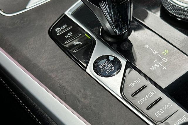 Photo of 2022 Alpine White BMW X5
