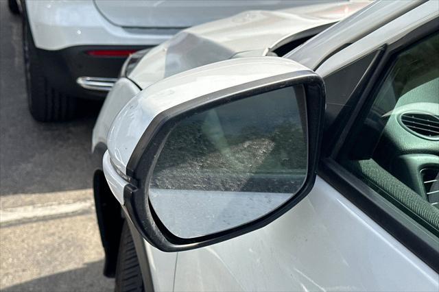 Photo of 2021 Platinum White Pearl Honda HR-V