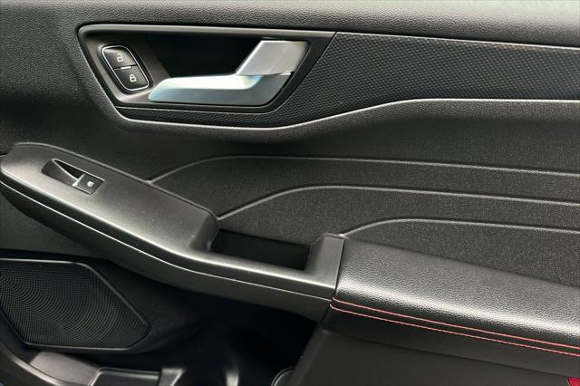 Photo of 2024 Vapor Blue Ford Escape