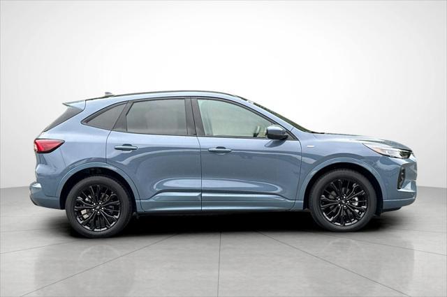 Photo of 2024 Vapor Blue Ford Escape