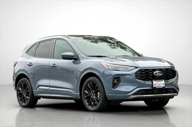 Photo of 2024 Vapor Blue Ford Escape