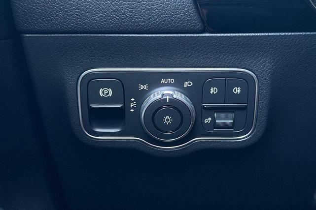 Photo of 2025 Polar White Mercedes-Benz GLA 250