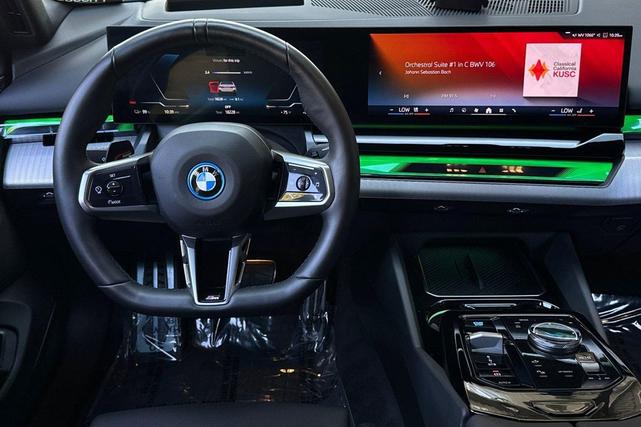 Photo of 2024 Alpine White BMW i5