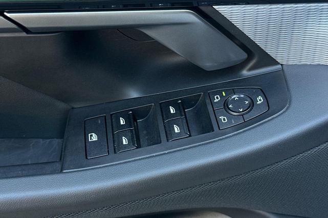 Photo of 2024 Alpine White BMW i5