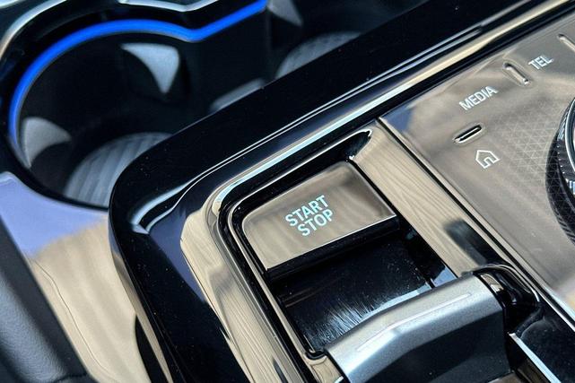 Photo of 2024 Alpine White BMW i5