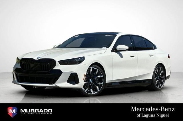 Photo of 2024 Alpine White BMW i5