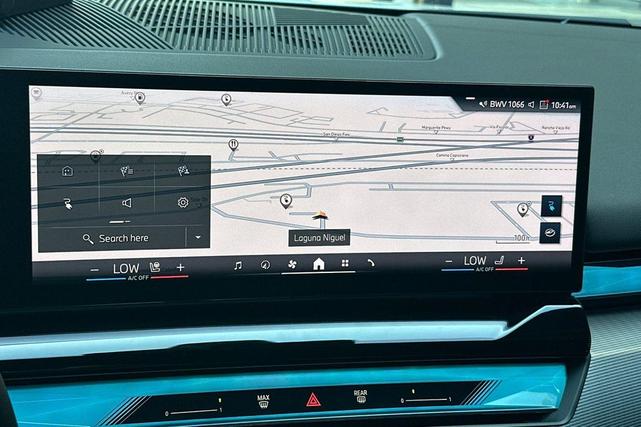 Photo of 2024 Alpine White BMW i5