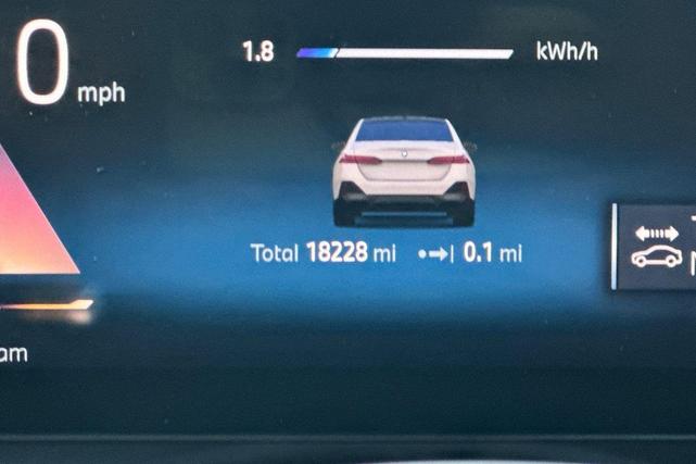 Photo of 2024 Alpine White BMW i5