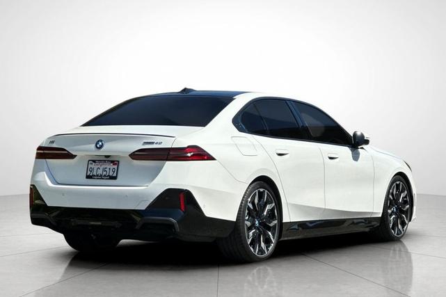 Photo of 2024 Alpine White BMW i5