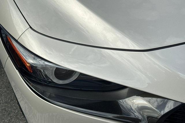 Photo of 2022 Platinum Quartz Metallic Mazda Mazda3